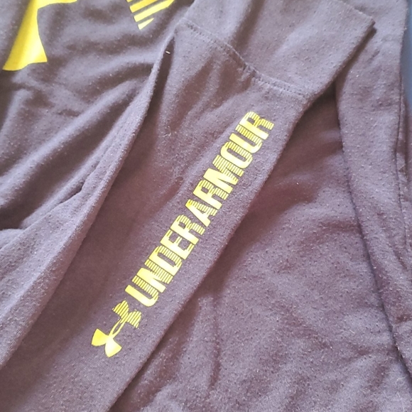 Under Armour Long Sleeve - Picture 3 of 3
